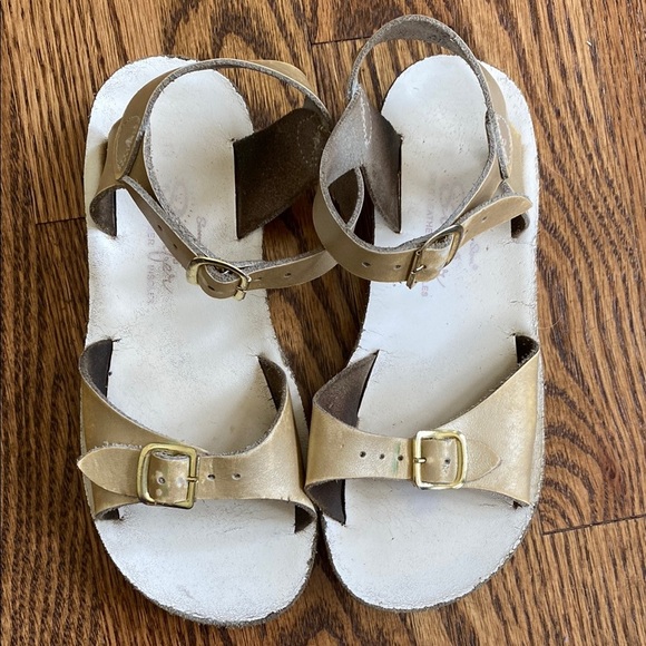 Gold Salt Water Surfer Sandals, size 13. Good, used condition, ships quickly. - Picture 2 of 16